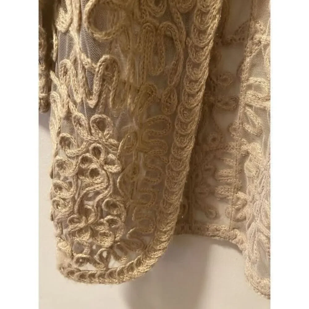 Chicos sheer appliquéd